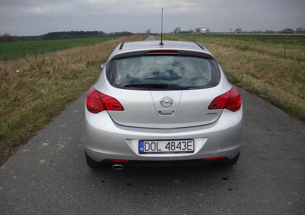 Opel Astra cena 20000 przebieg: 219000, rok produkcji 2011 z Syców małe 154